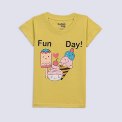 FUN DAY GRAPHIC TEE